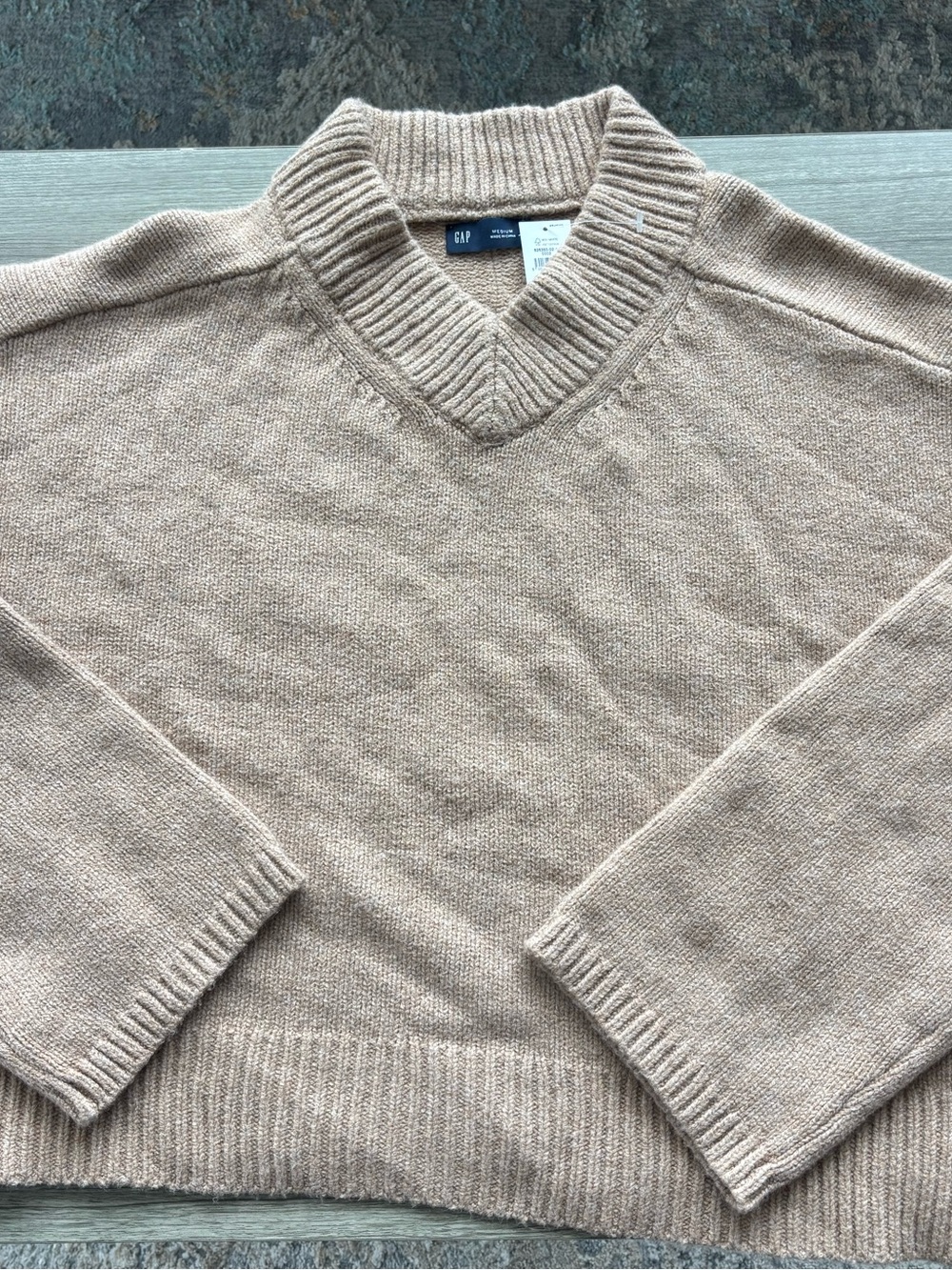 NWT GAP Women’s Beige V-Neck Sweater